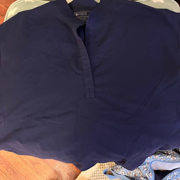 Figs Navy Rafaela Top - Picture 2 of 2